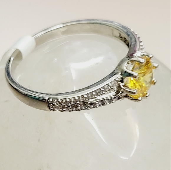 💍2 for $20 NWT Fragrant Jewels Yellow Swarovski Ring - Picture 3 of 5
